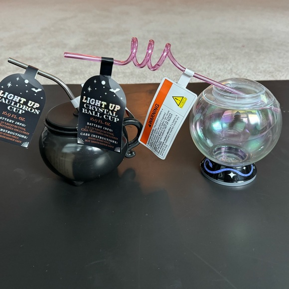 NWT Target Bullseye Set of 2 Light up Halloween Cups w/ lid & straw. - Picture 2 of 4